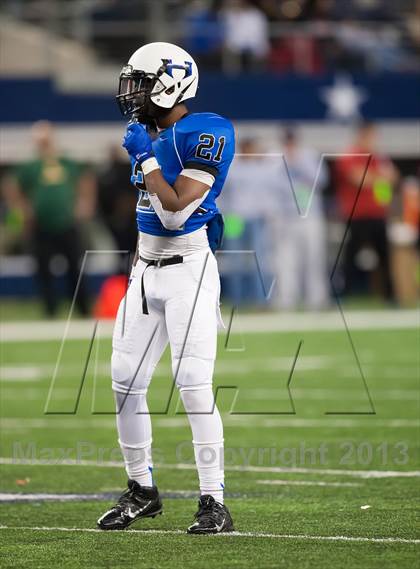 Thumbnail 2 in Hebron vs. Cedar Hill (UIL 5A D2 Area Playoff) photogallery.