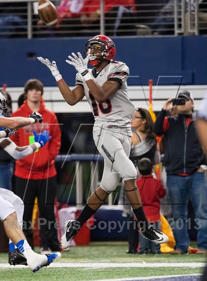 Thumbnail 1 in Hebron vs. Cedar Hill (UIL 5A D2 Area Playoff) photogallery.