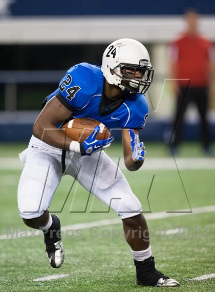 Thumbnail 1 in Hebron vs. Cedar Hill (UIL 5A D2 Area Playoff) photogallery.