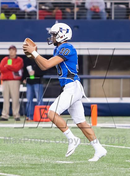 Thumbnail 2 in Hebron vs. Cedar Hill (UIL 5A D2 Area Playoff) photogallery.
