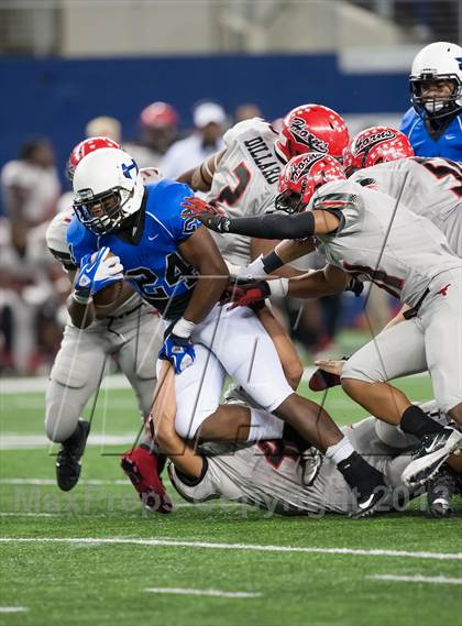 Thumbnail 2 in Hebron vs. Cedar Hill (UIL 5A D2 Area Playoff) photogallery.