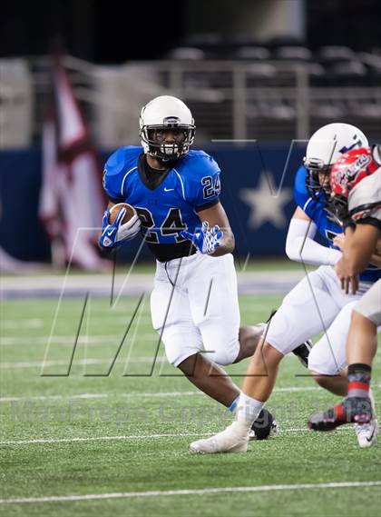 Thumbnail 2 in Hebron vs. Cedar Hill (UIL 5A D2 Area Playoff) photogallery.