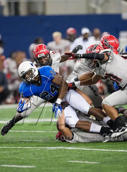 Thumbnail 3 in Hebron vs. Cedar Hill (UIL 5A D2 Area Playoff) photogallery.
