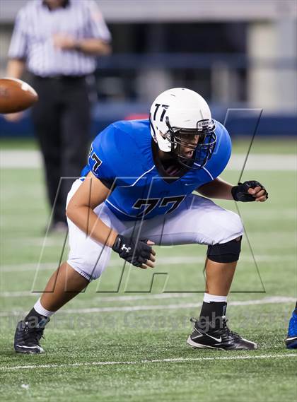 Thumbnail 3 in Hebron vs. Cedar Hill (UIL 5A D2 Area Playoff) photogallery.