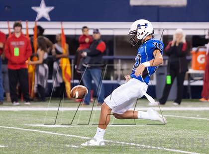Thumbnail 1 in Hebron vs. Cedar Hill (UIL 5A D2 Area Playoff) photogallery.