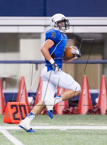 Thumbnail 2 in Hebron vs. Cedar Hill (UIL 5A D2 Area Playoff) photogallery.