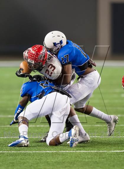 Thumbnail 2 in Hebron vs. Cedar Hill (UIL 5A D2 Area Playoff) photogallery.