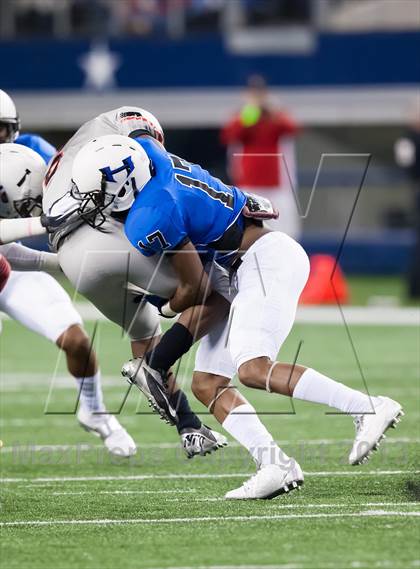 Thumbnail 2 in Hebron vs. Cedar Hill (UIL 5A D2 Area Playoff) photogallery.