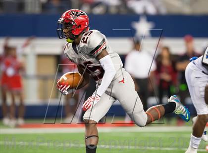 Thumbnail 1 in Hebron vs. Cedar Hill (UIL 5A D2 Area Playoff) photogallery.