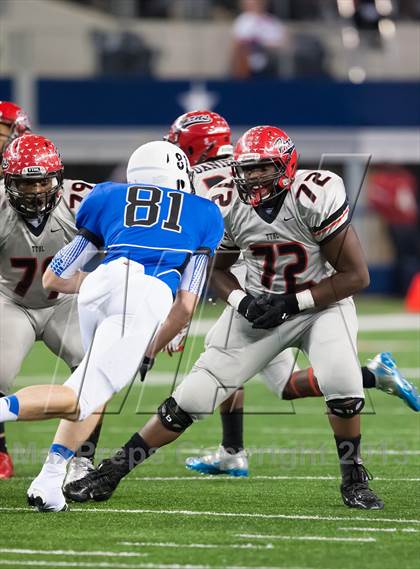 Thumbnail 2 in Hebron vs. Cedar Hill (UIL 5A D2 Area Playoff) photogallery.