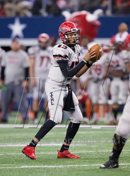 Thumbnail 2 in Hebron vs. Cedar Hill (UIL 5A D2 Area Playoff) photogallery.