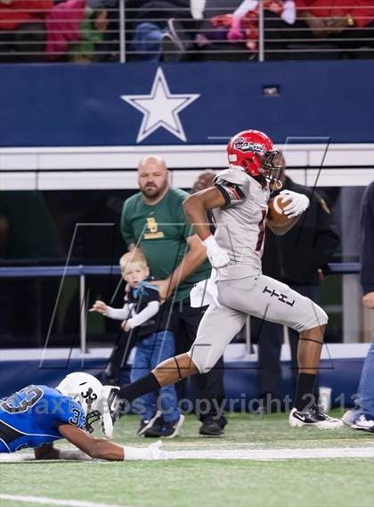 Thumbnail 2 in Hebron vs. Cedar Hill (UIL 5A D2 Area Playoff) photogallery.