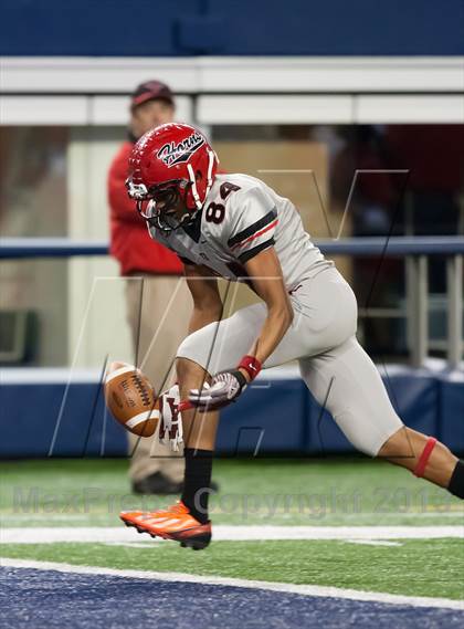 Thumbnail 2 in Hebron vs. Cedar Hill (UIL 5A D2 Area Playoff) photogallery.