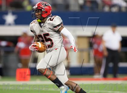 Thumbnail 2 in Hebron vs. Cedar Hill (UIL 5A D2 Area Playoff) photogallery.