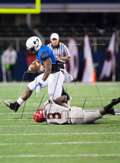 Thumbnail 1 in Hebron vs. Cedar Hill (UIL 5A D2 Area Playoff) photogallery.