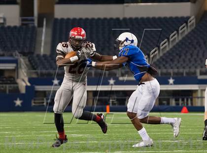Thumbnail 1 in Hebron vs. Cedar Hill (UIL 5A D2 Area Playoff) photogallery.