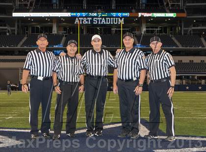 Thumbnail 2 in Hebron vs. Cedar Hill (UIL 5A D2 Area Playoff) photogallery.