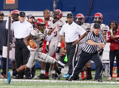 Thumbnail 2 in Hebron vs. Cedar Hill (UIL 5A D2 Area Playoff) photogallery.
