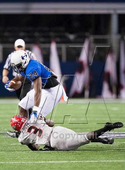 Thumbnail 3 in Hebron vs. Cedar Hill (UIL 5A D2 Area Playoff) photogallery.