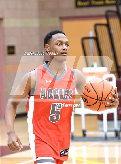 Thumbnail 2 in Arbor View vs Faith Lutheran photogallery.