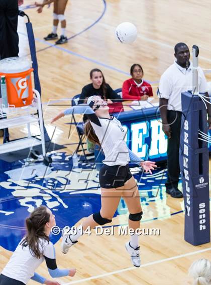 Thumbnail 3 in Oviedo vs. Mercy (Berkeley Premier) photogallery.