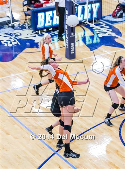 Thumbnail 2 in Oviedo vs. Mercy (Berkeley Premier) photogallery.