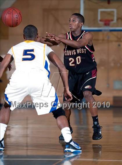 Thumbnail 3 in Gahr vs. Clovis West (California Classic) photogallery.
