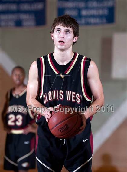 Thumbnail 3 in Gahr vs. Clovis West (California Classic) photogallery.