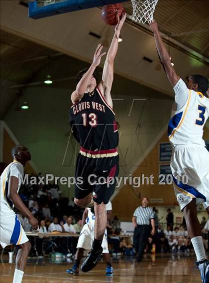 Thumbnail 3 in Gahr vs. Clovis West (California Classic) photogallery.
