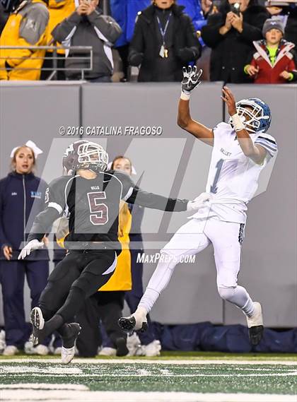Thumbnail 2 in Wayne Valley vs. Wayne Hills (NJSIAA North I Group 4 Final) photogallery.