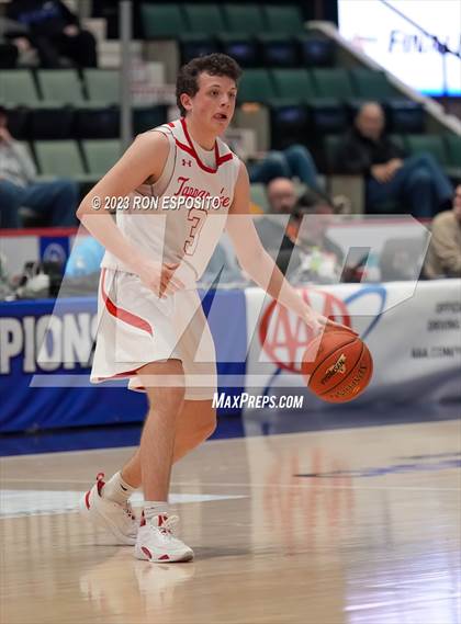 Thumbnail 2 in New Hartford vs Tappan Zee (NYSPHSAA Class A Final) photogallery.