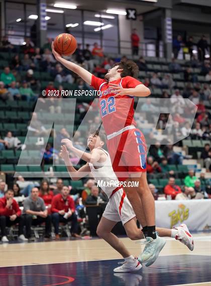 Thumbnail 3 in New Hartford vs Tappan Zee (NYSPHSAA Class A Final) photogallery.