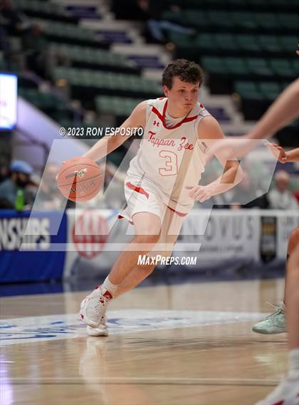 Thumbnail 3 in New Hartford vs Tappan Zee (NYSPHSAA Class A Final) photogallery.
