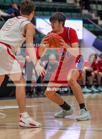 Thumbnail 3 in New Hartford vs Tappan Zee (NYSPHSAA Class A Final) photogallery.
