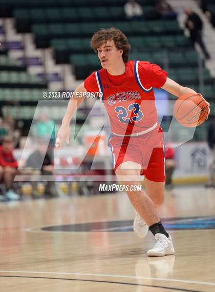 Thumbnail 1 in New Hartford vs Tappan Zee (NYSPHSAA Class A Final) photogallery.