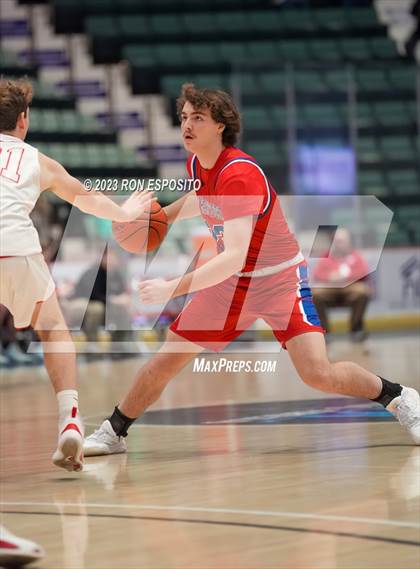 Thumbnail 2 in New Hartford vs Tappan Zee (NYSPHSAA Class A Final) photogallery.