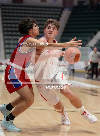 Thumbnail 2 in New Hartford vs Tappan Zee (NYSPHSAA Class A Final) photogallery.
