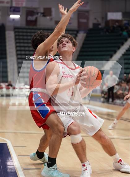 Thumbnail 1 in New Hartford vs Tappan Zee (NYSPHSAA Class A Final) photogallery.