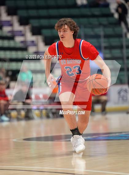 Thumbnail 3 in New Hartford vs Tappan Zee (NYSPHSAA Class A Final) photogallery.