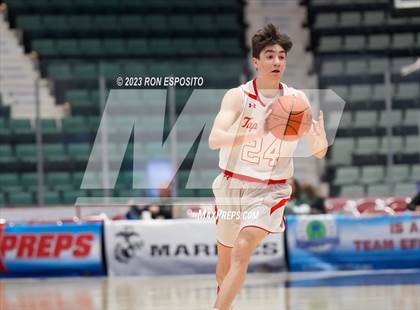 Thumbnail 2 in New Hartford vs Tappan Zee (NYSPHSAA Class A Final) photogallery.
