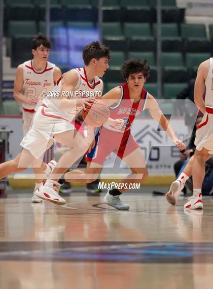 Thumbnail 2 in New Hartford vs Tappan Zee (NYSPHSAA Class A Final) photogallery.