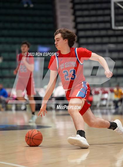 Thumbnail 3 in New Hartford vs Tappan Zee (NYSPHSAA Class A Final) photogallery.
