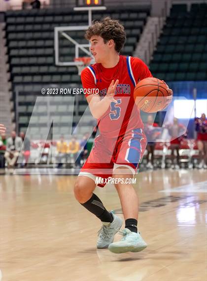 Thumbnail 1 in New Hartford vs Tappan Zee (NYSPHSAA Class A Final) photogallery.