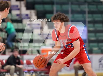 Thumbnail 2 in New Hartford vs Tappan Zee (NYSPHSAA Class A Final) photogallery.