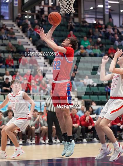 Thumbnail 2 in New Hartford vs Tappan Zee (NYSPHSAA Class A Final) photogallery.