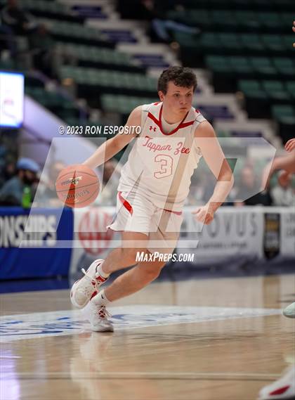 Thumbnail 2 in New Hartford vs Tappan Zee (NYSPHSAA Class A Final) photogallery.