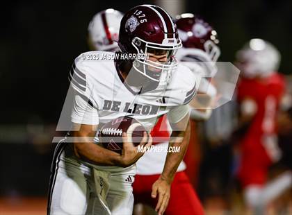 Thumbnail 3 in De Leon @ Muenster photogallery.