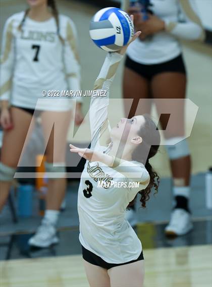 Thumbnail 2 in Oaks Christian @ Calabasas photogallery.