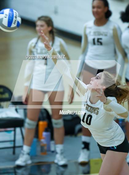 Thumbnail 2 in Oaks Christian @ Calabasas photogallery.