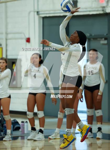 Thumbnail 3 in Oaks Christian @ Calabasas photogallery.